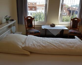 City Hotel Garni - Hameln - Schlafzimmer