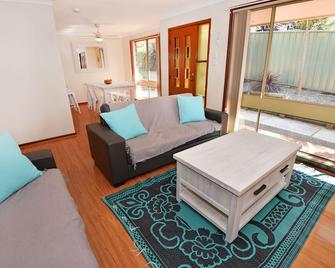 Hopetoun Villa - Bulli - Living room