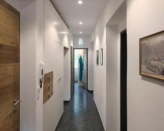 Apartment am Hofgarten - אינזברוק - מסדרון