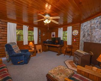 The Pines | Log Home, Wooded Setting! - McHenry - Living room