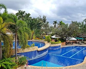 Bravo Hotel and Resorts - Sibulan - Pool