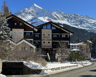 Hotel Alle Tre Baite - Santa Caterina Valfurva - Building