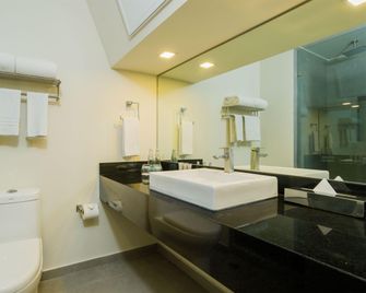 Real Inn Mexicali - Мексікалі - Ванна кімната
