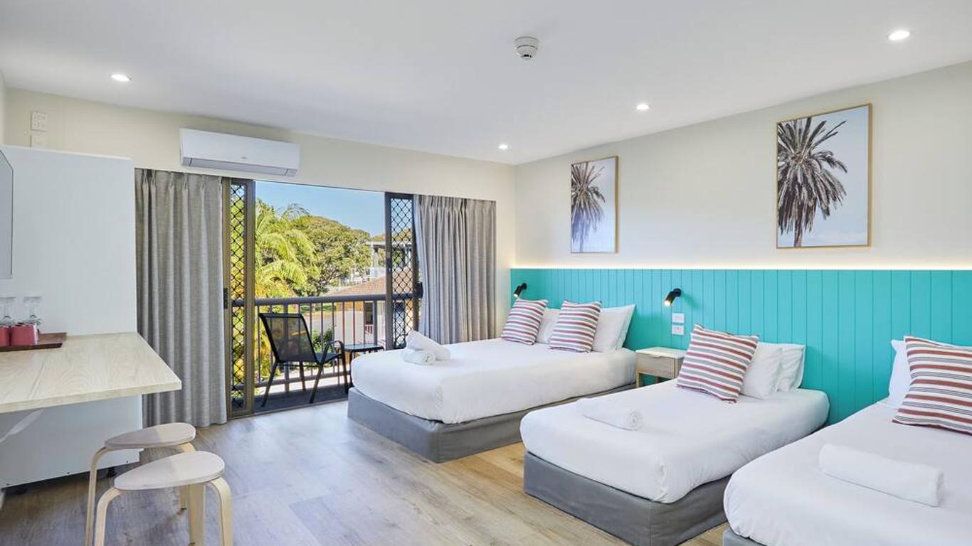 ريد ستار هوتلز بالم بيتش