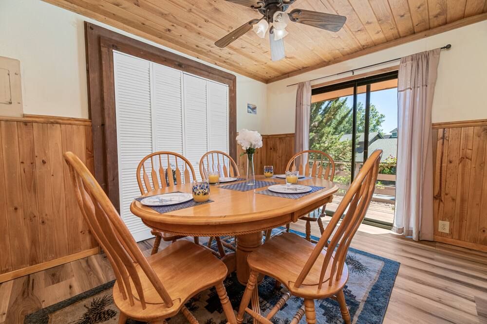 Big Bear Lakefront Lodge - ביג בר לייק - חדר אוכל