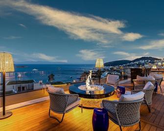 Kaya Palazzo Resort & Residences Le Chic Bodrum - Bodrum - Varanda