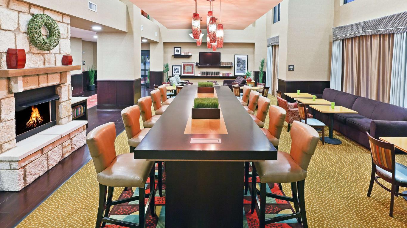 Hampton Inn & Suites Austin-Lakeway