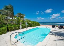 Cayman Dream: Rum Point Beach Bungalow with Pool for Oceanfront Living - Bodden Town - Pool