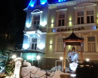 Edinburgh - Mariánské Lázně - Building