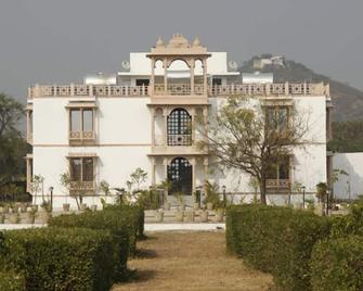 United-21 Lake City Resort - Udaipur - Edificio