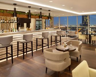 Sheraton Grand Hotel, Dubai - Dubai - Bar