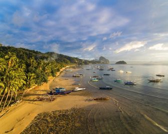 Island Front Cottages El Nido - El Nido - Strand