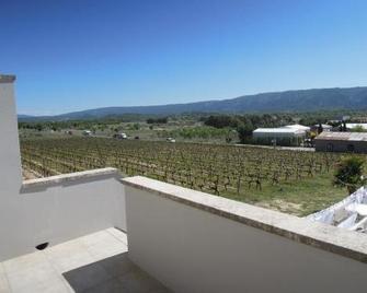 Les Loges du Luberon - Cabrières-d'Avignon - Balcón