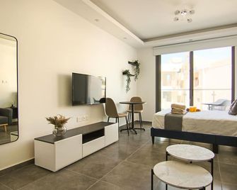 Phaedrus Living: Seaside Luxury Flat Athina 116 - Pafo - Camera da letto