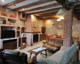 Casa Rural Puerta de Castilla - Velayos - Sala de estar