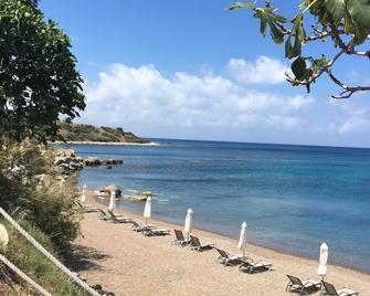 Villa With Communal Pool - Polis Chrysochous - Strand