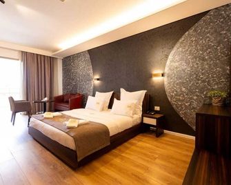 Mateus Hotel & Pool - Jounieh