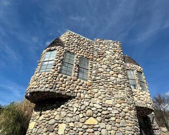 Enchanting Castle with Nature View to Relax - Springville - Building