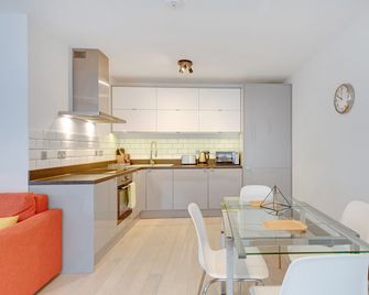Heinze Building by City Living London - London - Kitchen