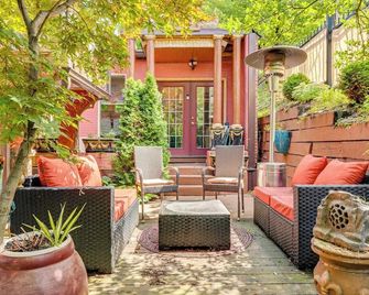 Near Downtown Scranton: Getaway w/ Patio - Scranton - Patio