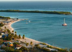 Amazing 6br6.5ba Villa With Privatepool & Patio ~ Walking Distance To The Beach! - Oranjestad - Beach