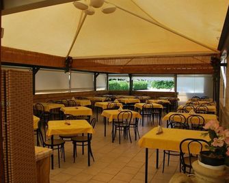 Athena - Marinella - Ресторан