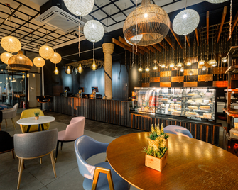 Kabesera Bed and Coffee - Binangonan - Bar