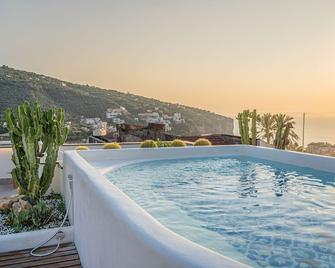 Domo 20 Hotel & Rooftop - Vico Equense - Pool