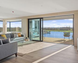 Clearwater Quays Apartments - Christchurch - Wohnzimmer
