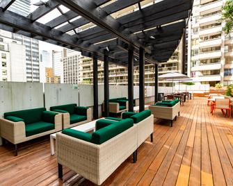 Holiday Inn Toronto Downtown Centre By IHG - Toronto - Hàng hiên