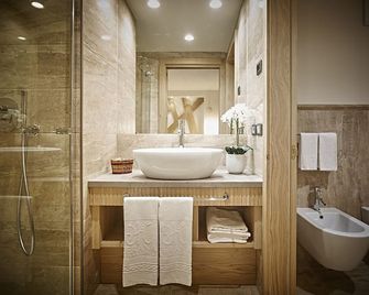 Cerana Relax Hotel - Madonna di Campiglio - Badrum