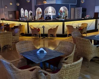 El Oumnia Puerto & Spa - Tanger - Ravintola