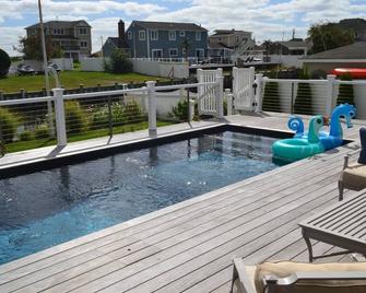 Hamptons Waterfront Beach House w/ Heated Pool - East Quogue - Pool