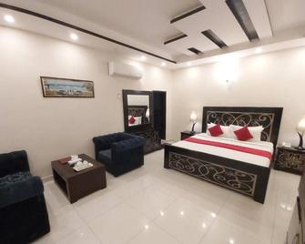 Hotel Mairona Gulberg Lahore - Lahore - Bedroom