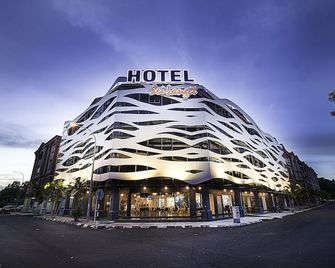 Sri Langit Hotel Klia, Klia 2 & F1 - ספאנג - בניין