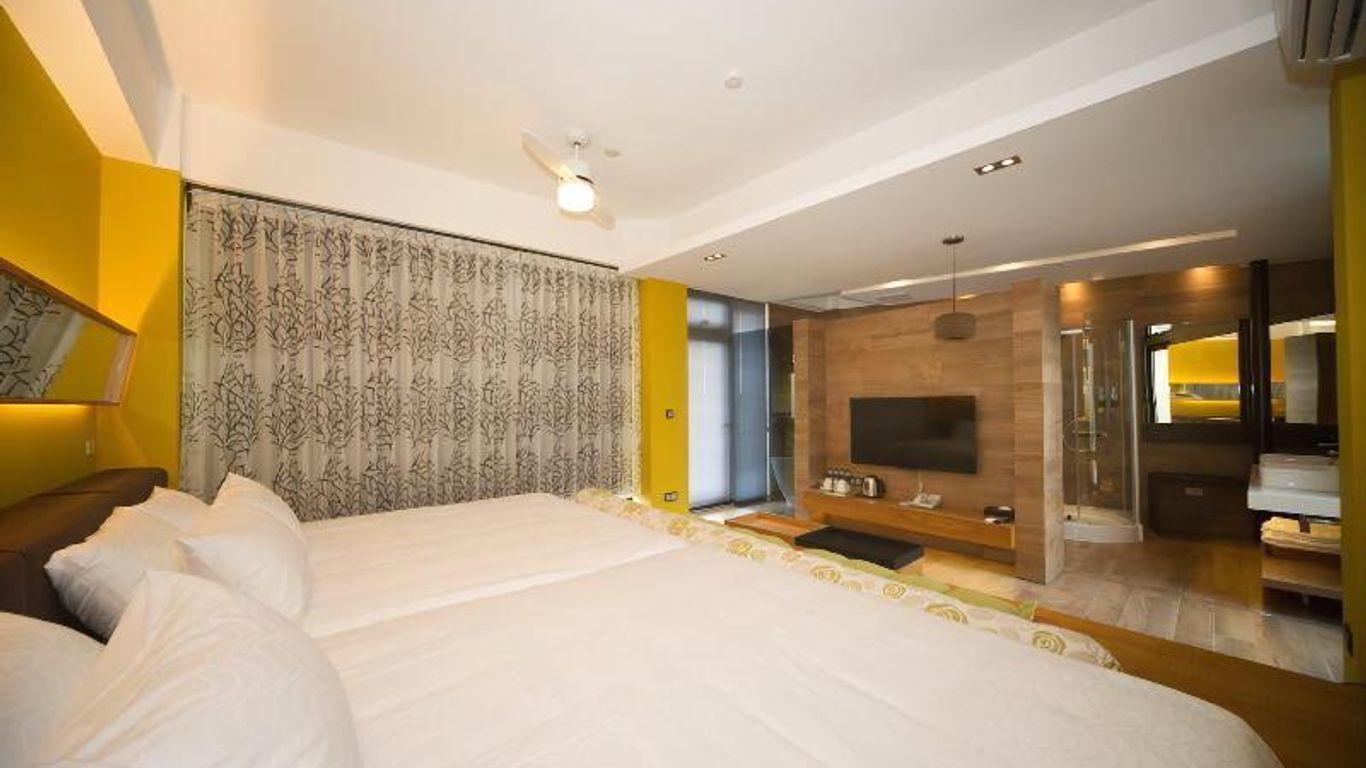 灣曲時尚渡假會館