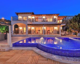 Atalante Hotel - Kaş - Piscină
