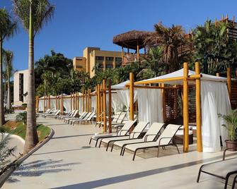 Mabu Thermas Grand Resort - פוז דו איגוואסו - פטיו