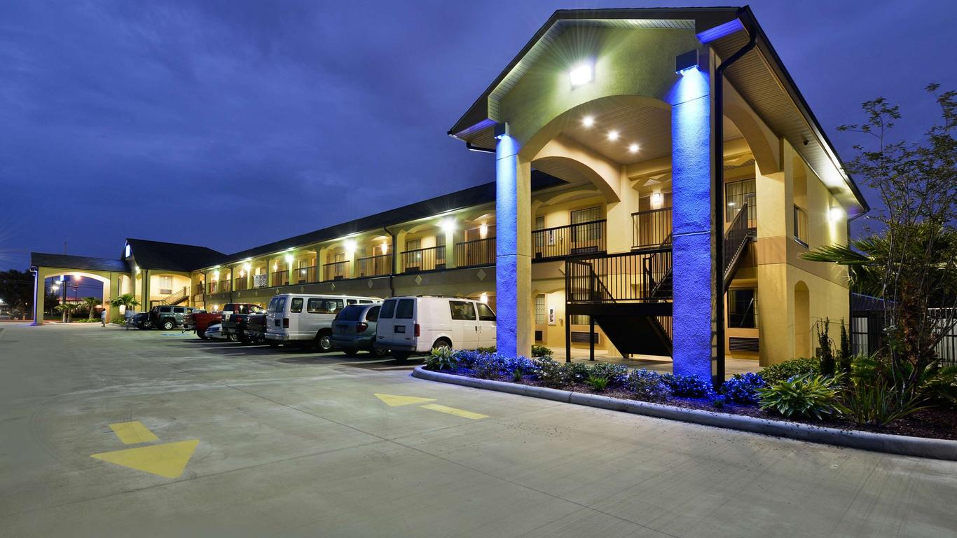 Americas Best Value Inn & Suites Lake Charles at I-210 Exit 11