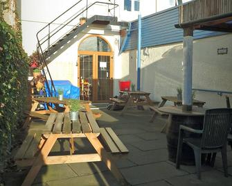 Burntisland Sands Hotel - Burntisland - Innenhof