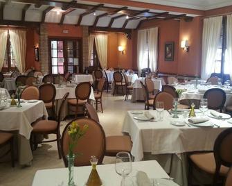 Hotel Manolo Mayo - Los Palacios y Villafranca - Restaurant