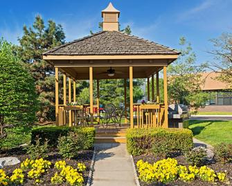 MainStay Suites Cincinnati Blue Ash - Blue Ash - Patio