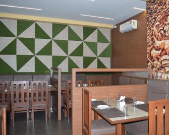 Shree Shiv Shakti Hotel & Guest House Surat - Navsari - Restaurant