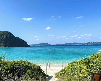 New building ocean view Japanese style room 12 tatami mats with unit bath Dinner and breakfast / Shimajiri-gun Okinawa - Tokashiki - Beach