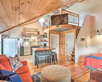 Mountain View Escape - 1 Mile to White River! - Mountain View - Вітальня