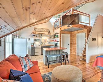 Mountain View Escape - 1 Mile to White River! - Mountain View - Sala de estar