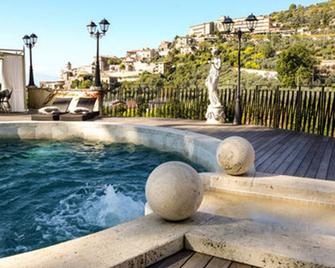 Villa Euchelia Resort - Castrocielo - Pool
