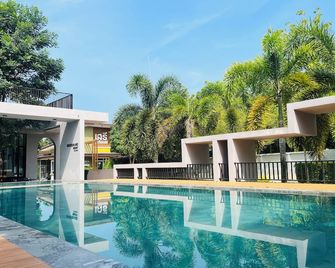 Seree Grand Resort - Hat Yai - Piscina