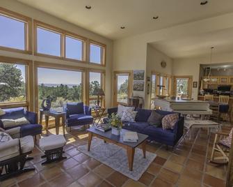 Lovely Home in Crestone (Great Views!) - Crestone - Sala de estar