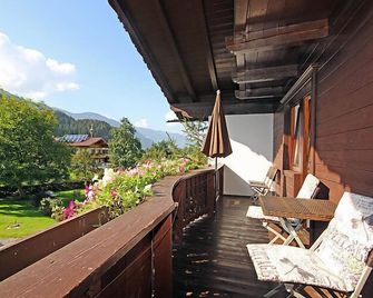Apartment Appartements Binderhof-1 by Interhome - Aschau im Zillertal - Balkon